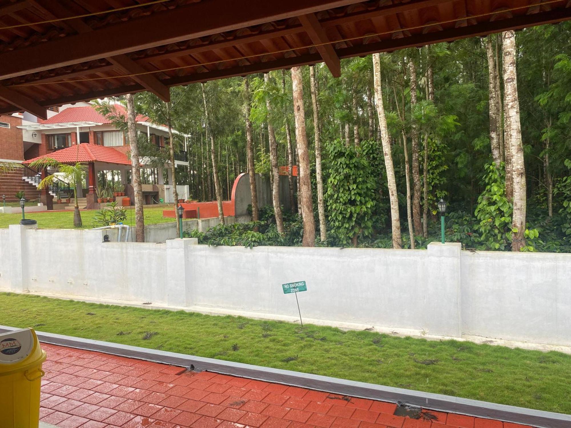 Bougain Villa Chikmagalūr Extérieur photo