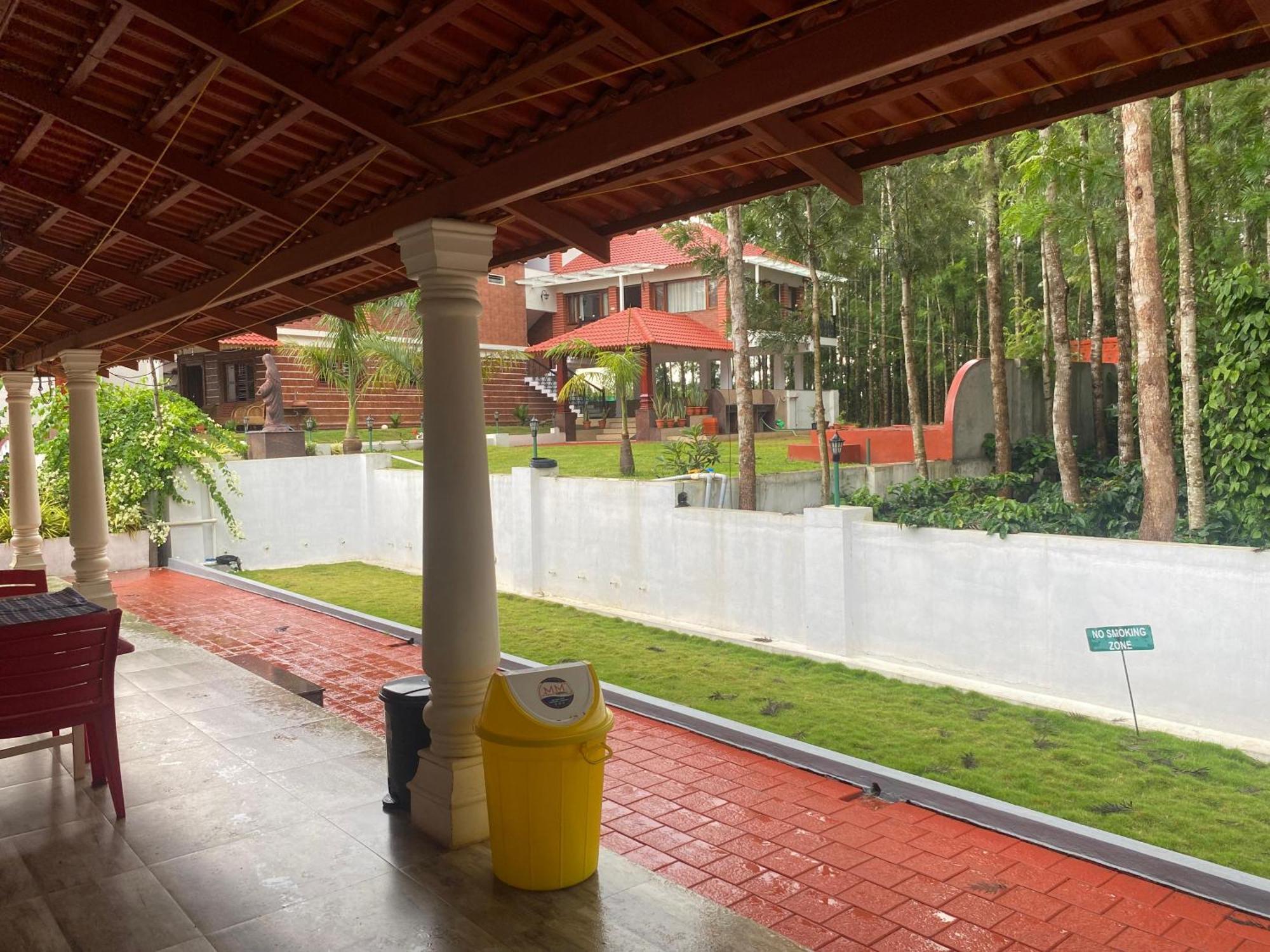 Bougain Villa Chikmagalūr Extérieur photo
